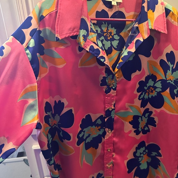 entro Tops - Polka Dot Alley button down Orchid Bomb Top size Large